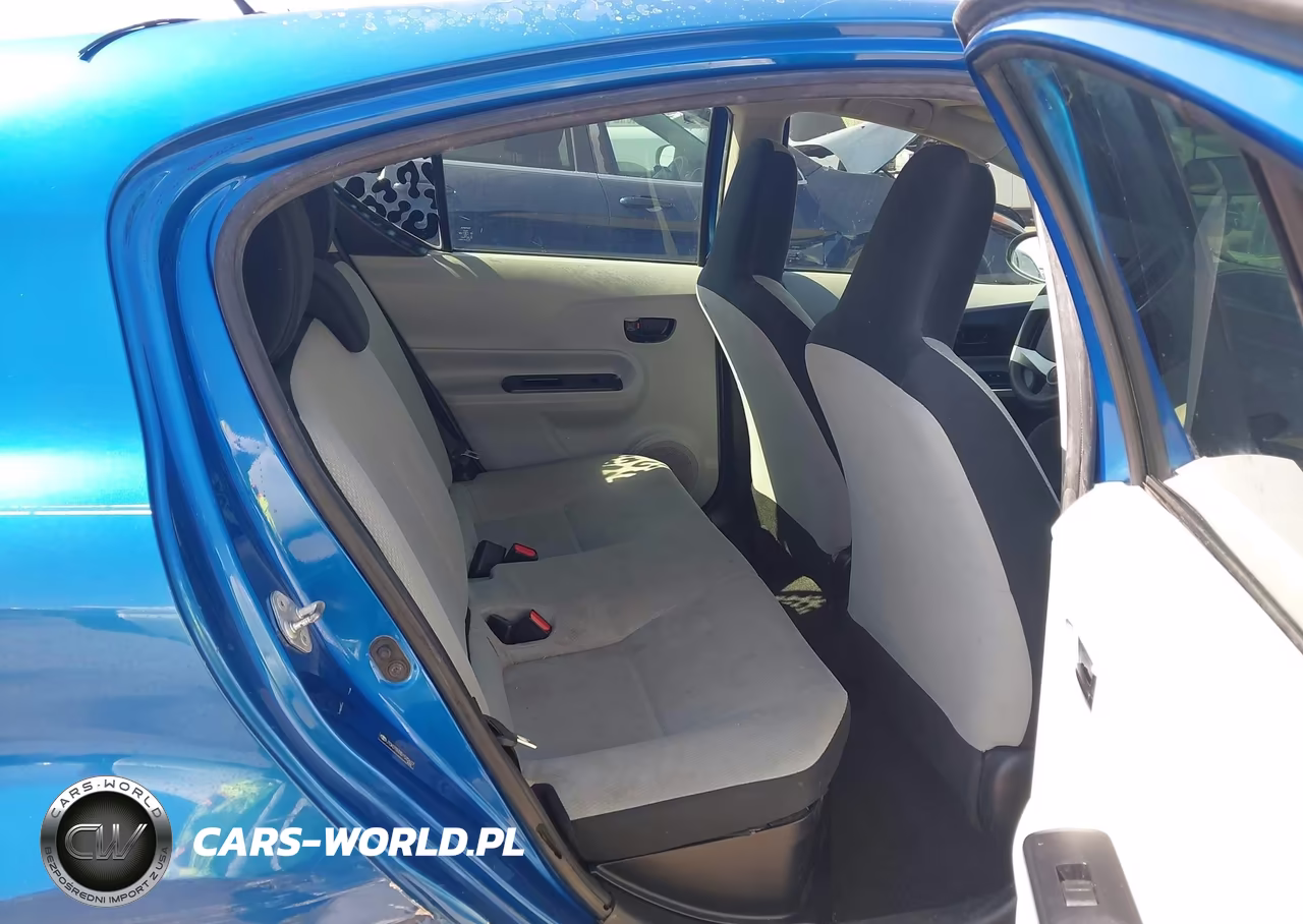 2013 Toyota Prius C One VIN:JTDKDTB33D1532607 - 8