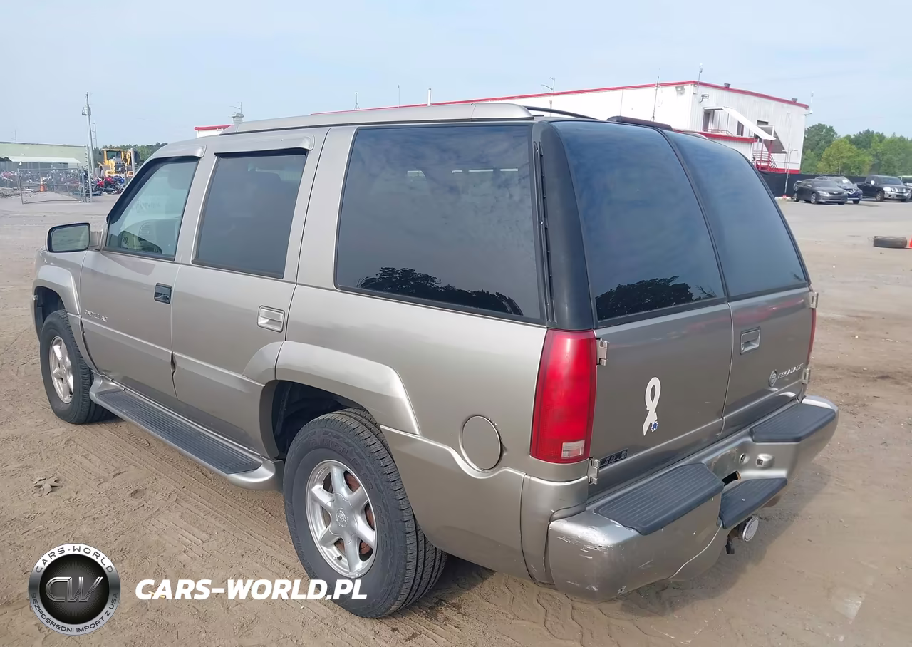 2000 Cadillac Escalade Standard VIN:1GYEK63R9YR230179 - 3