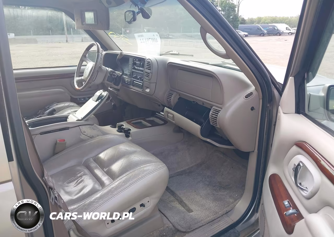 2000 Cadillac Escalade Standard VIN:1GYEK63R9YR230179 - 5