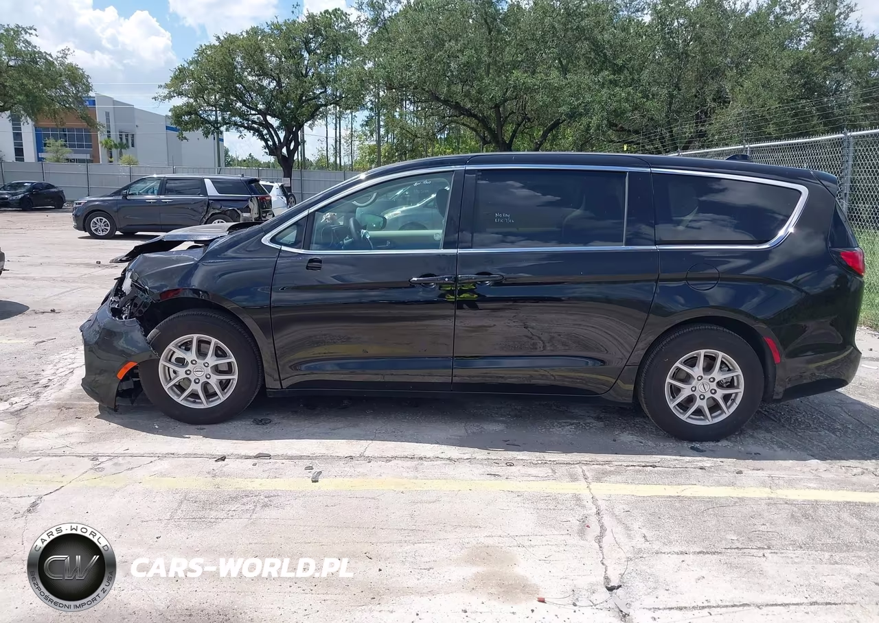 2024 Chrysler Pacifica Touring L VIN:2C4RC1BG9RR128495 - 13