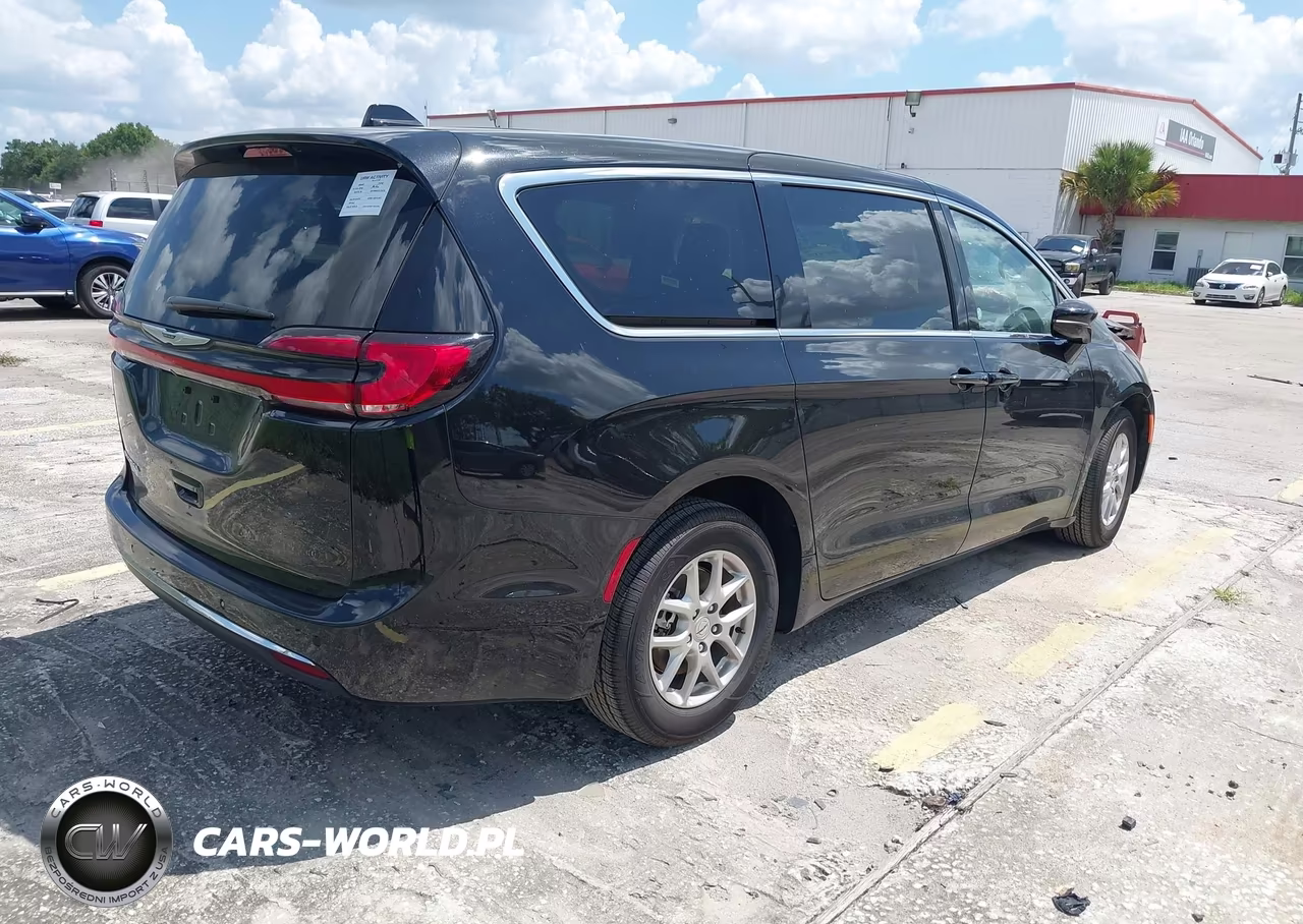 2024 Chrysler Pacifica Touring L VIN:2C4RC1BG9RR128495 - 4