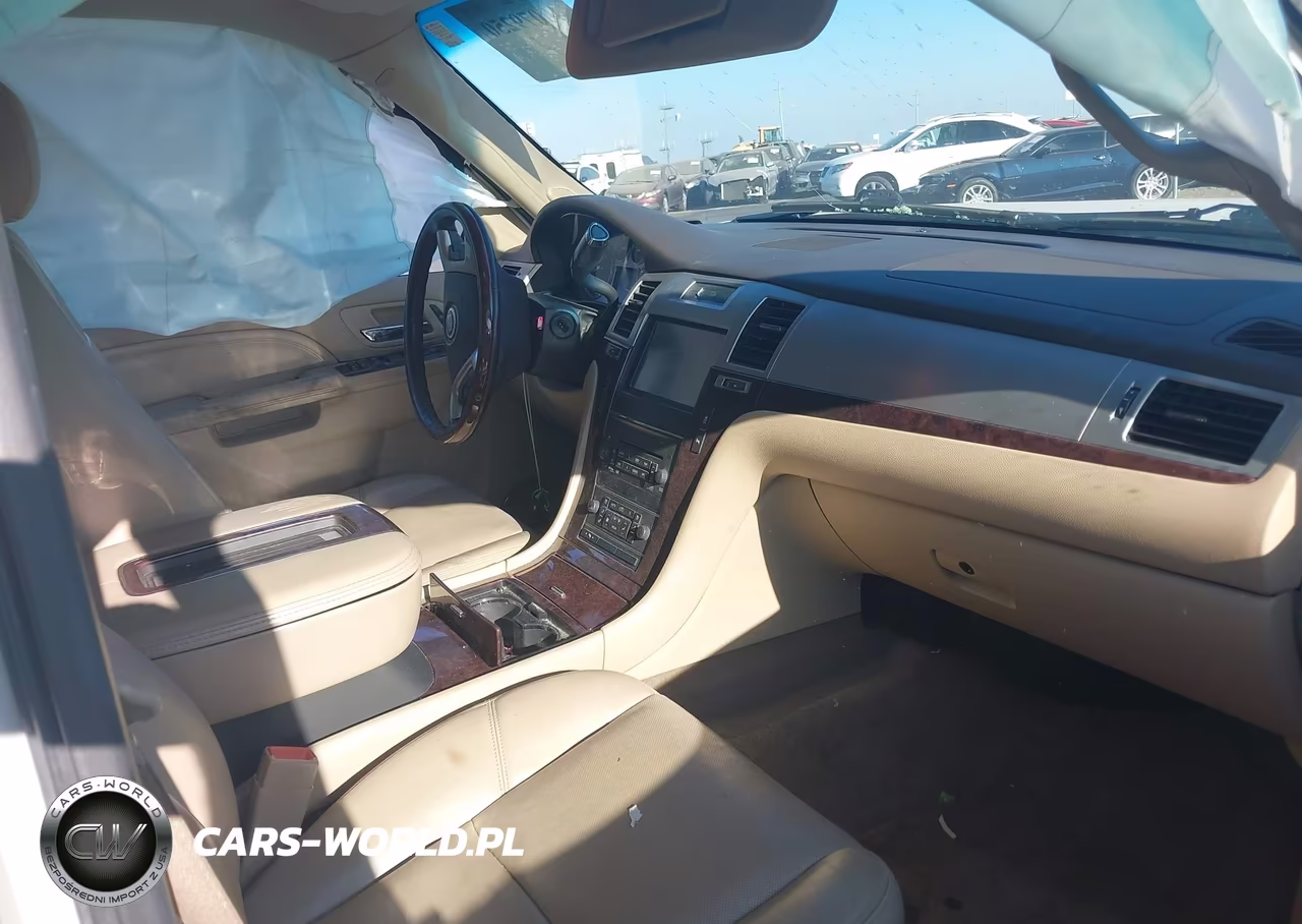 2013 Cadillac Escalade Luxury VIN:1GYS4BEF9DR310939 - 5