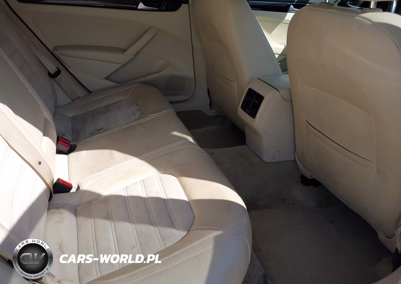 2015 Volkswagen Passat 2.0L Tdi Sel Premium VIN:1VWCV7A33FC084769 - 8
