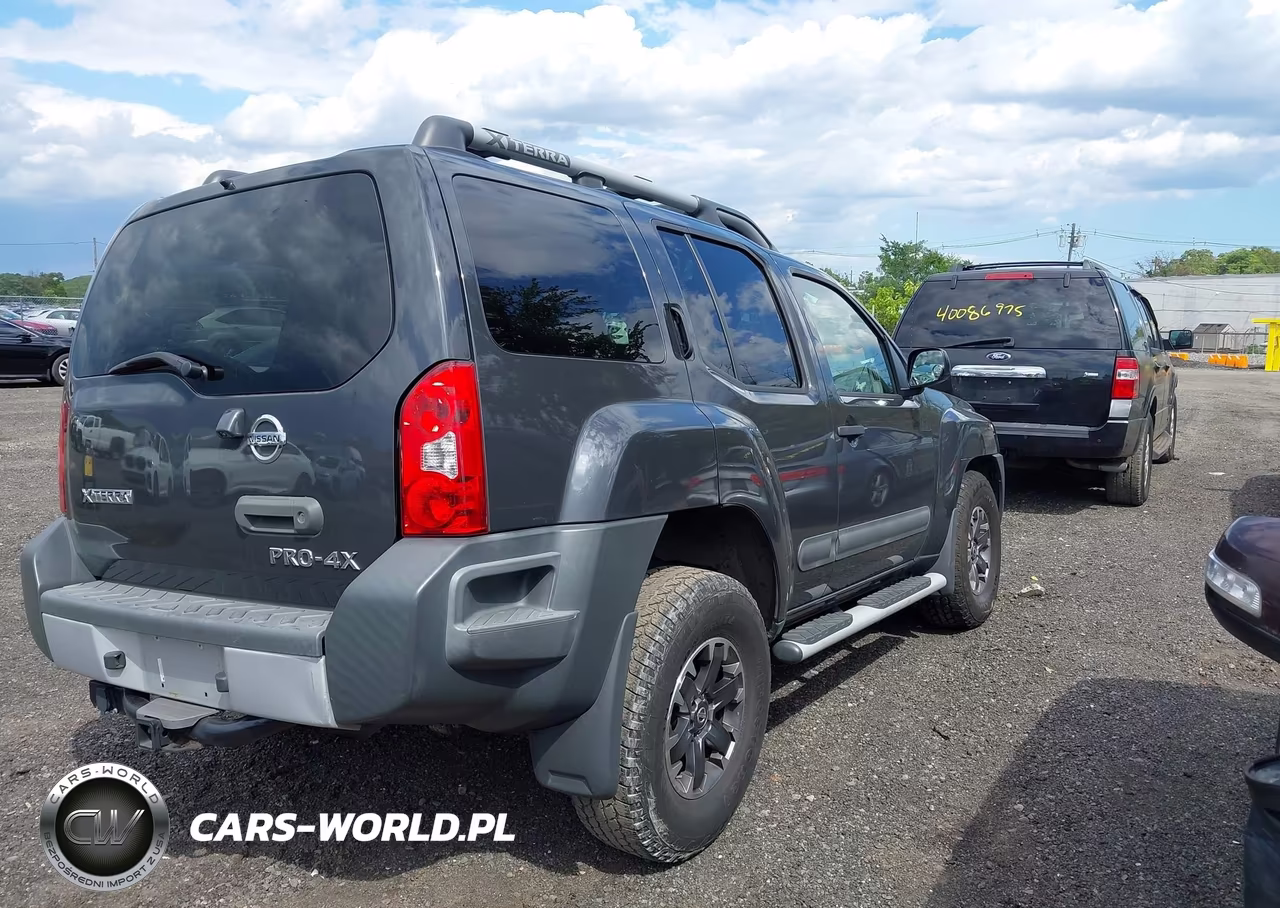 2014 Nissan Xterra Pro-4X VIN:5N1AN0NW5EN807574 - 4