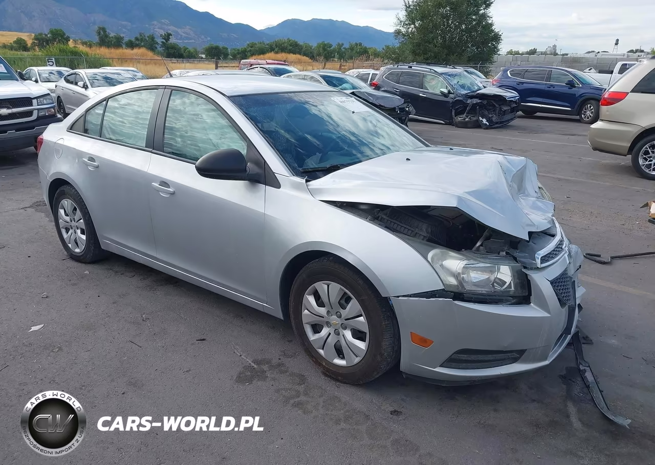 2013 Chevrolet Cruze Ls Auto – zdjęcie 1 z 16