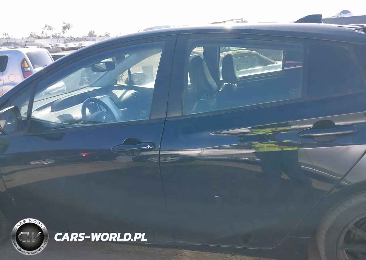 2021 Toyota Prius Prime Limited VIN:JTDKAMFP9M3187809 - 14