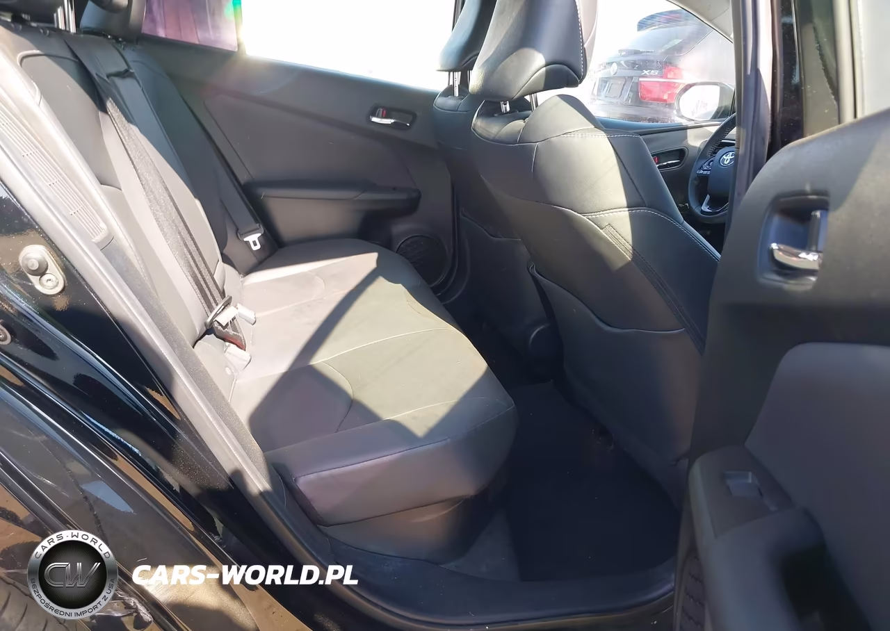 2021 Toyota Prius Prime Limited VIN:JTDKAMFP9M3187809 - 8