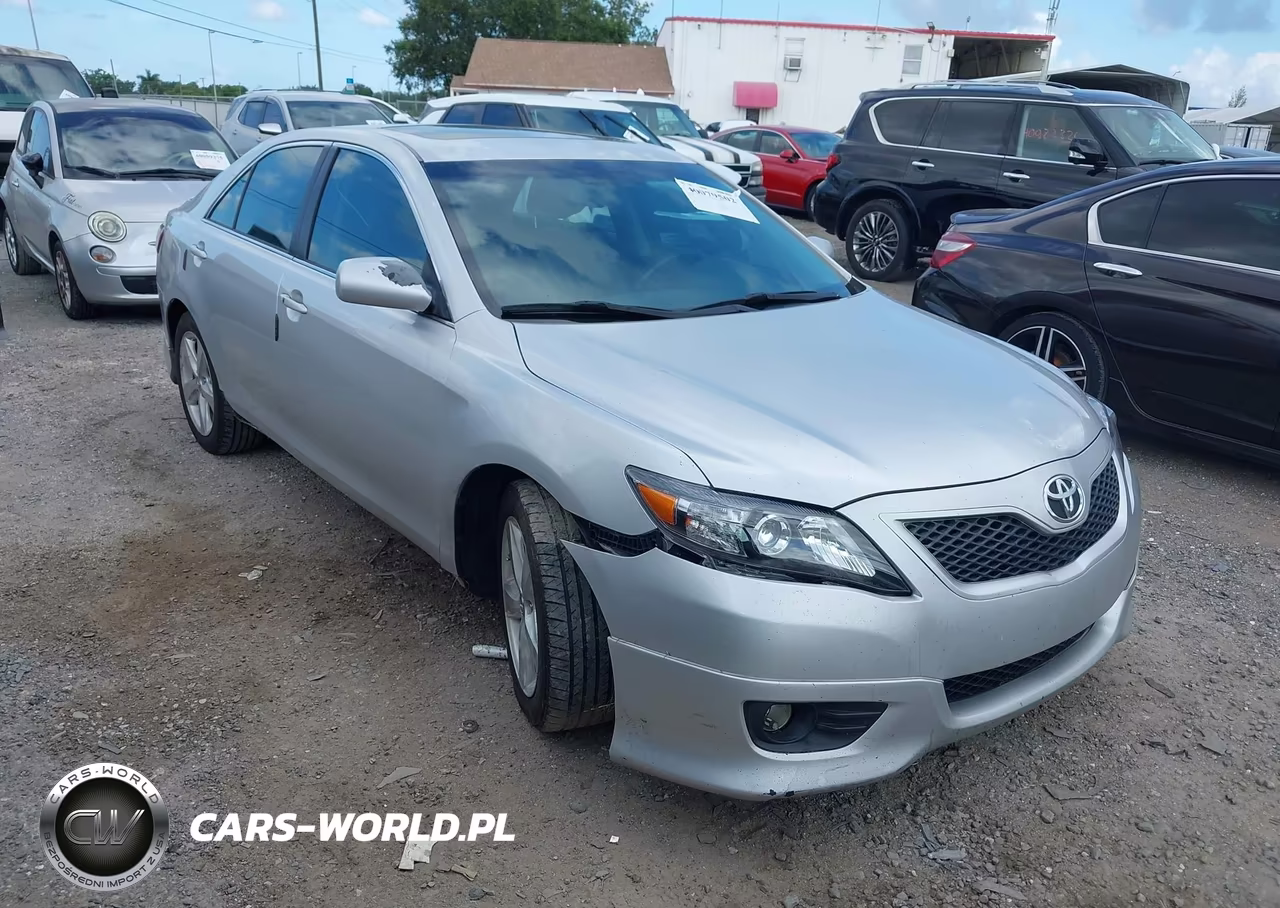 2011 Toyota Camry Se – zdjęcie 1 z 16