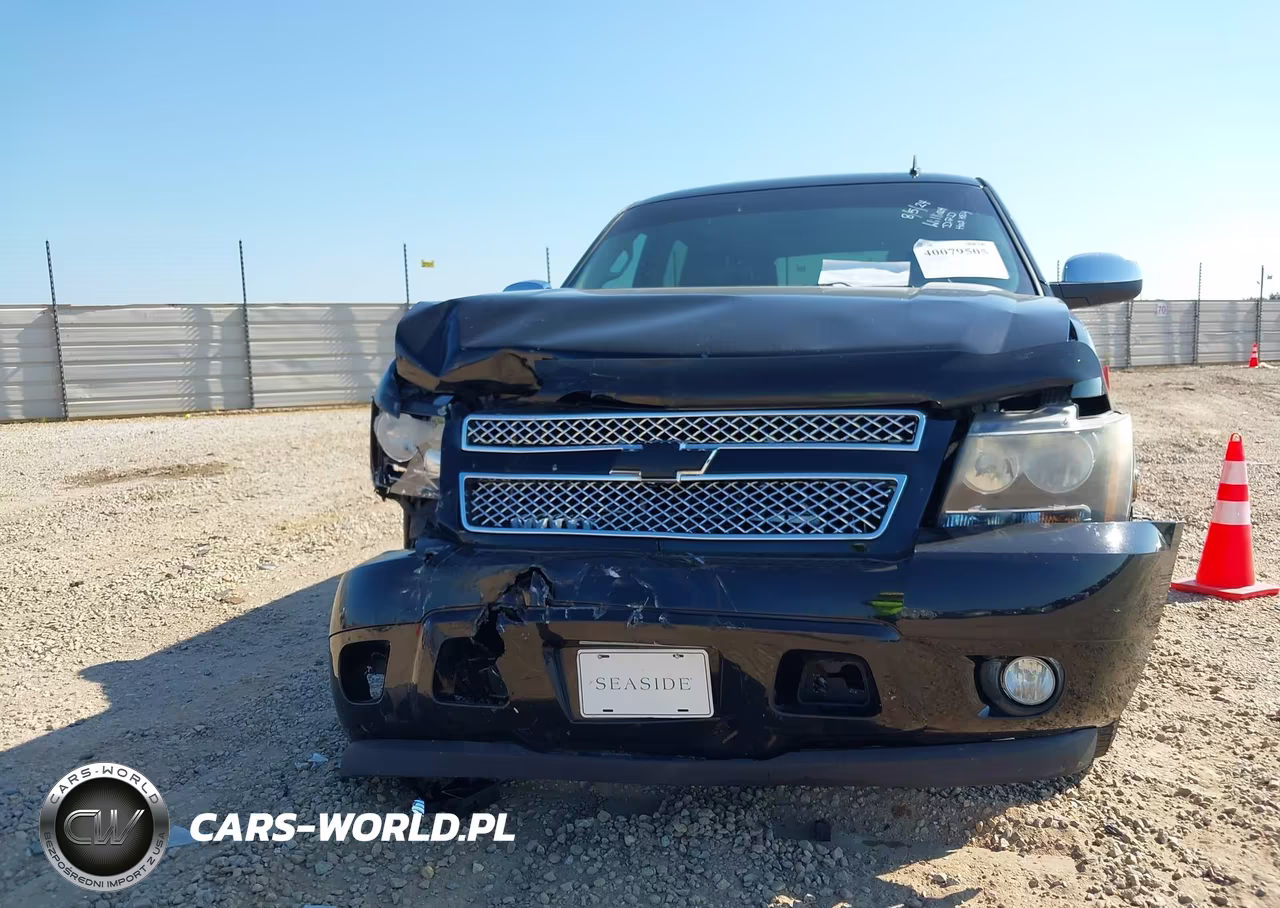 2011 Chevrolet Tahoe Ltz VIN:1GNSCCE03BR390995 - 12