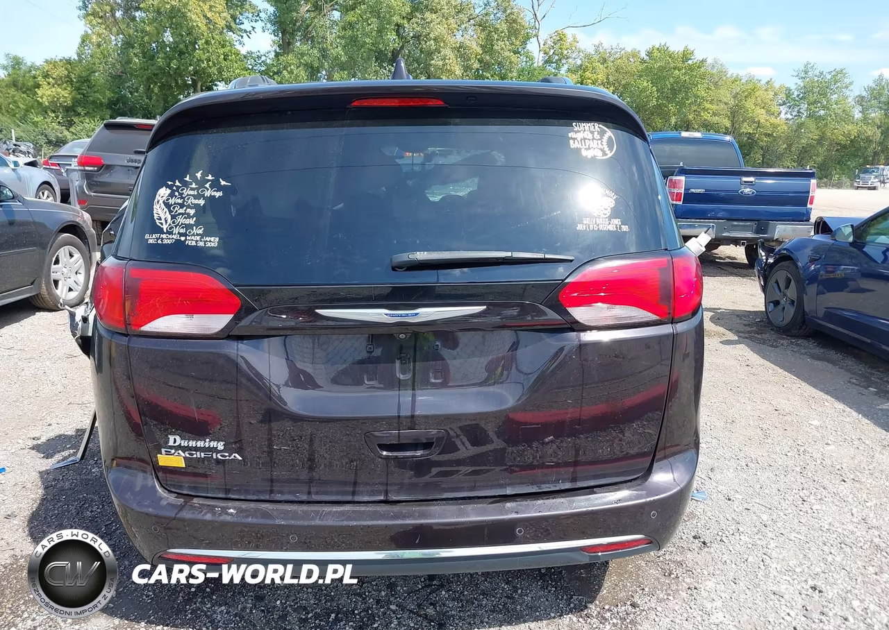2019 Chrysler Pacifica Touring L VIN:2C4RC1BG9KR547954 - 15