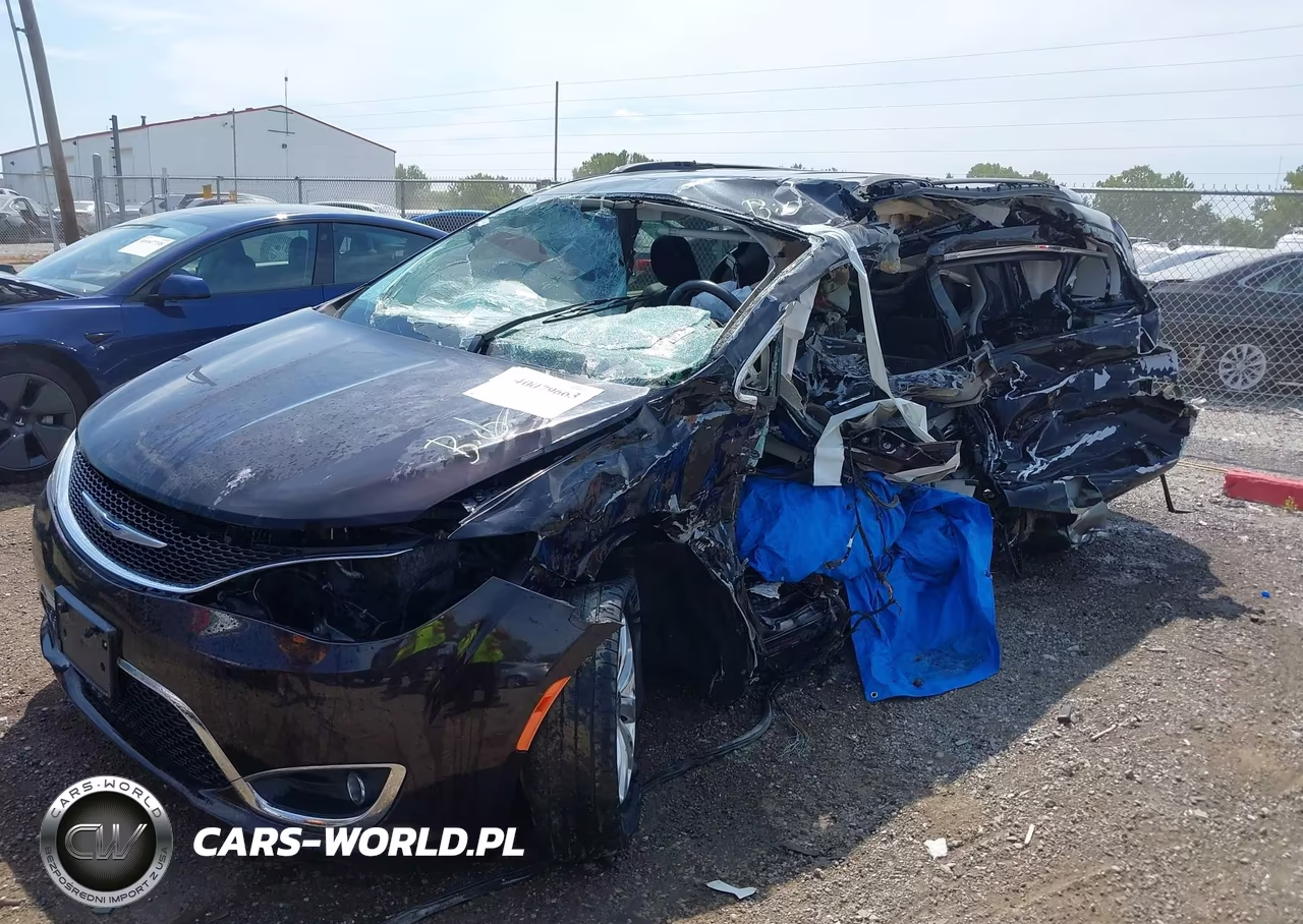 2019 Chrysler Pacifica Touring L VIN:2C4RC1BG9KR547954 - 2