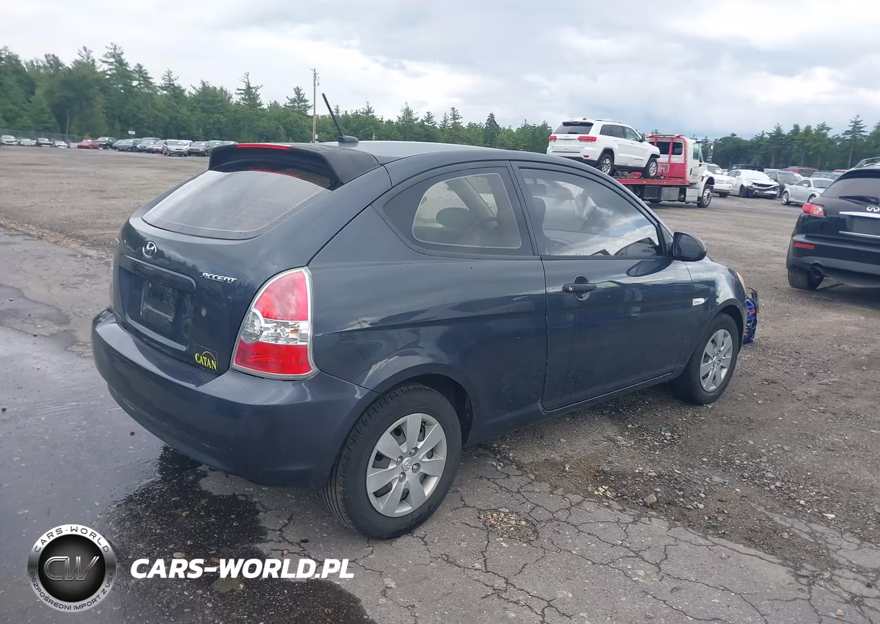2009 Hyundai Accent Gs VIN:KMHCM36C79U110419 - 4
