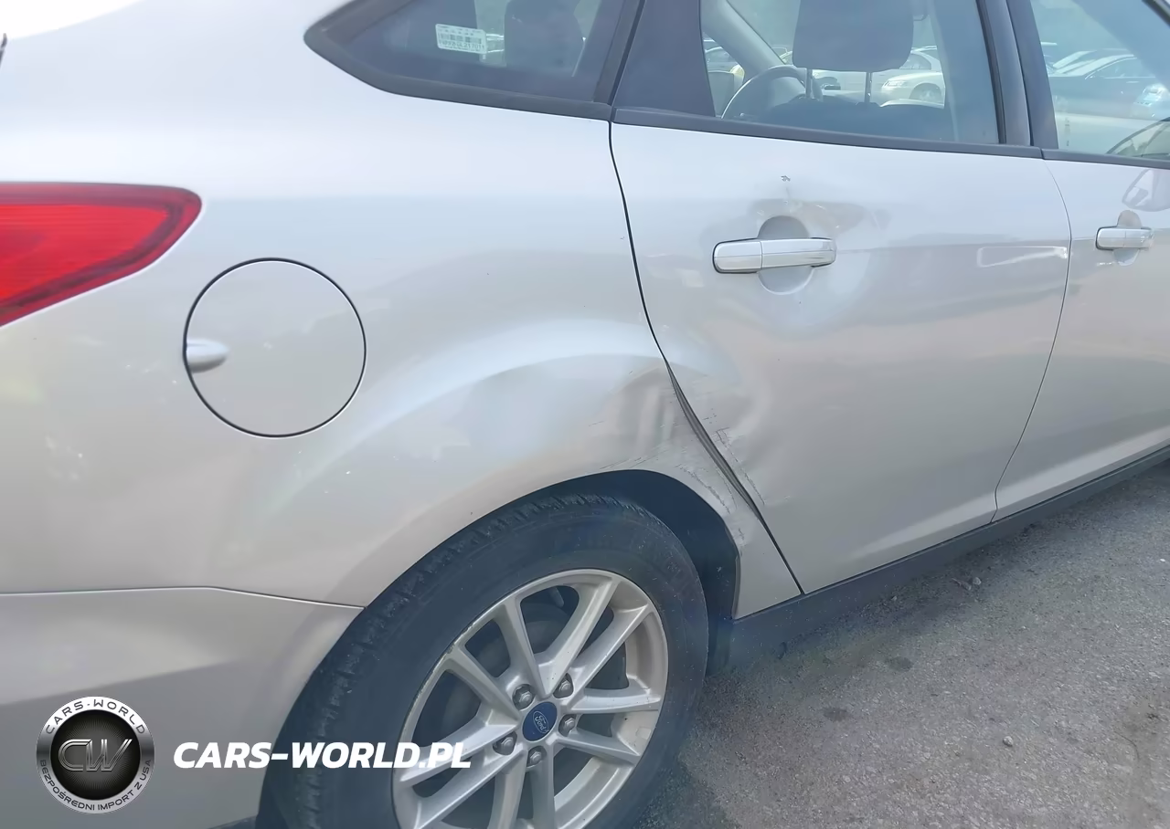 2016 Ford Focus Se VIN:1FADP3F26GL217011 - 6