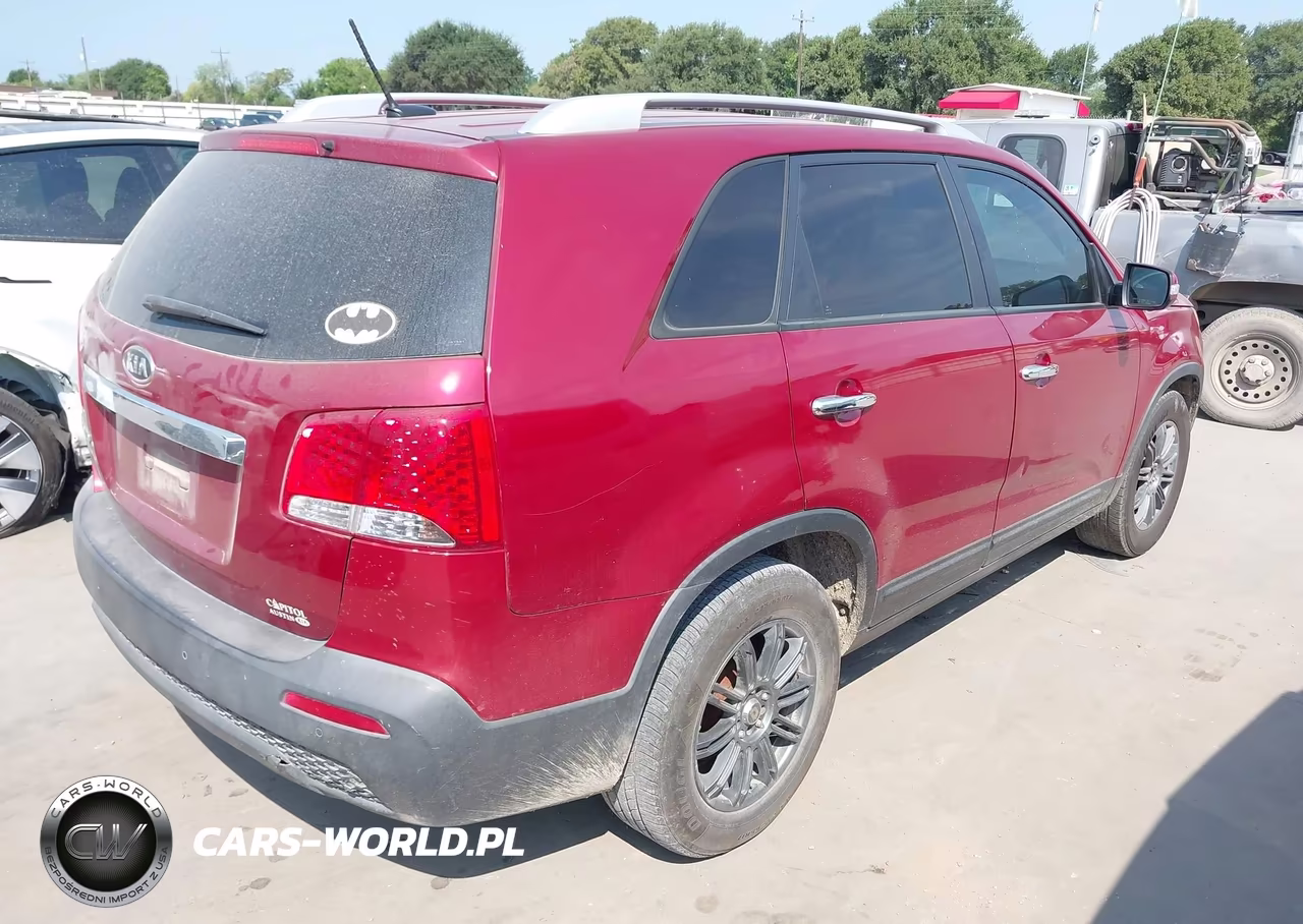 2011 Kia Sorento Lx VIN:5XYKT4A15BG082819 - 4