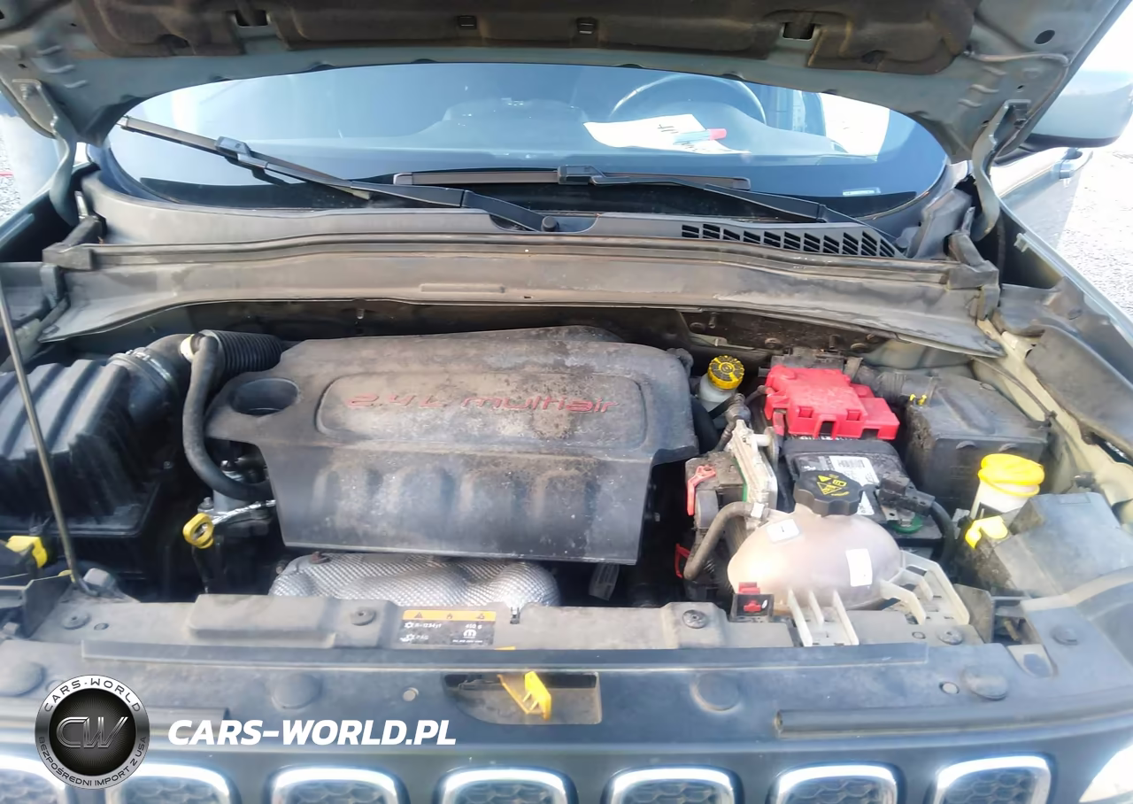 2018 Jeep Renegade Latitude 4X4 VIN:ZACCJBBB3JPH37144 - 10