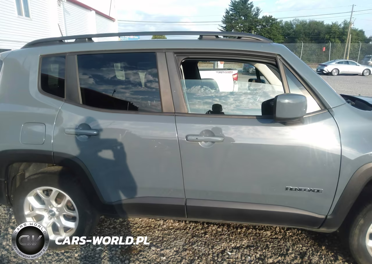 2018 Jeep Renegade Latitude 4X4 VIN:ZACCJBBB3JPH37144 - 13