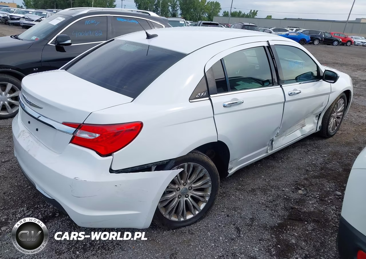 2012 Chrysler 200 Limited VIN:1C3CCBCBXCN109283 - 4
