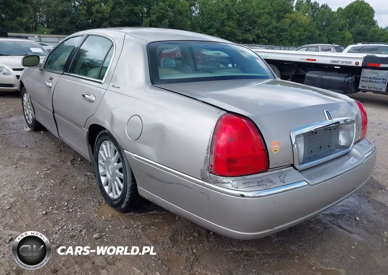 2003 Lincoln Town Car Executive VIN:1LNHM81W93Y604575 - 3