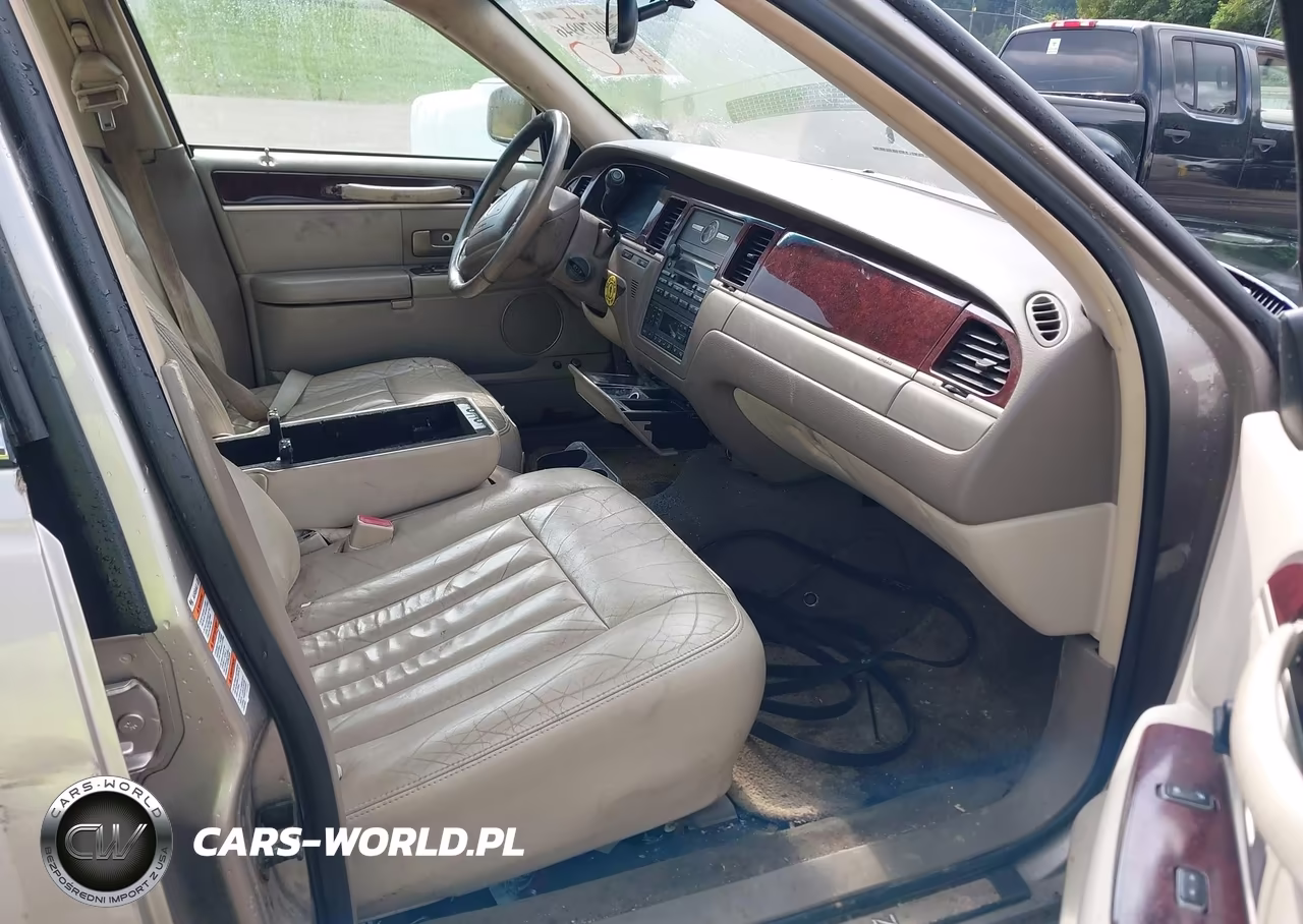 2003 Lincoln Town Car Executive VIN:1LNHM81W93Y604575 - 5