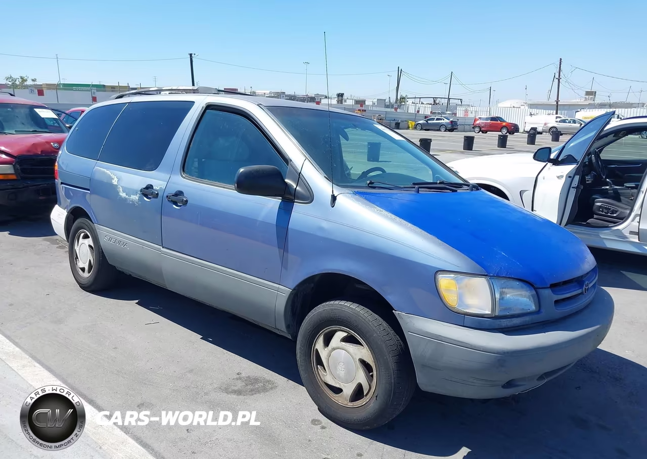 1999 Toyota Sienna Le