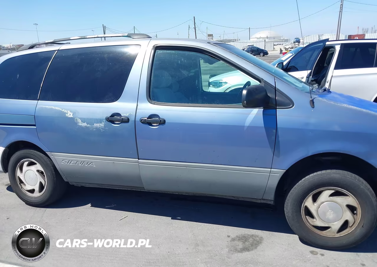 1999 Toyota Sienna Le VIN:4T3ZF13C9XU167920 - 13