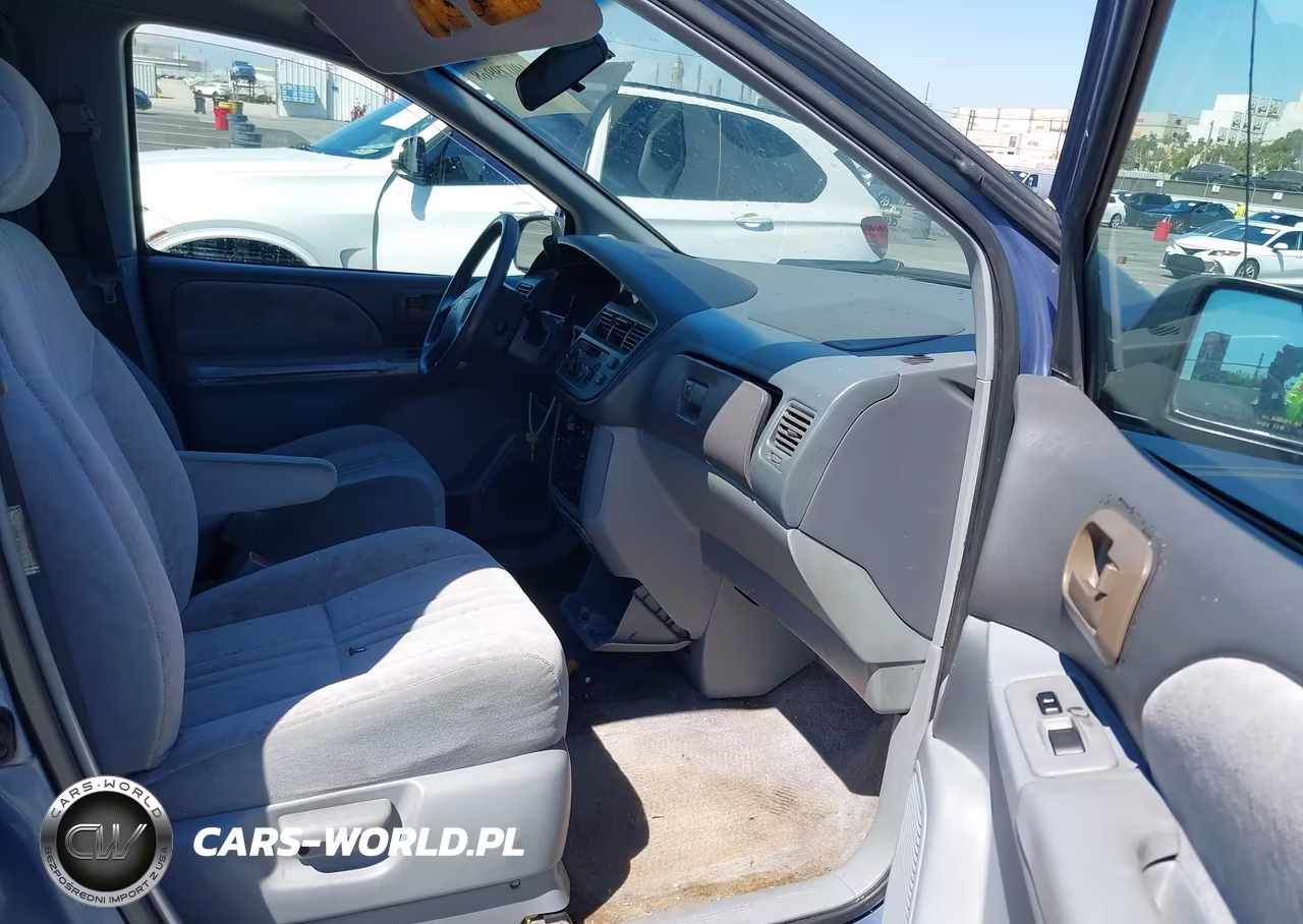 1999 Toyota Sienna Le VIN:4T3ZF13C9XU167920 - 5