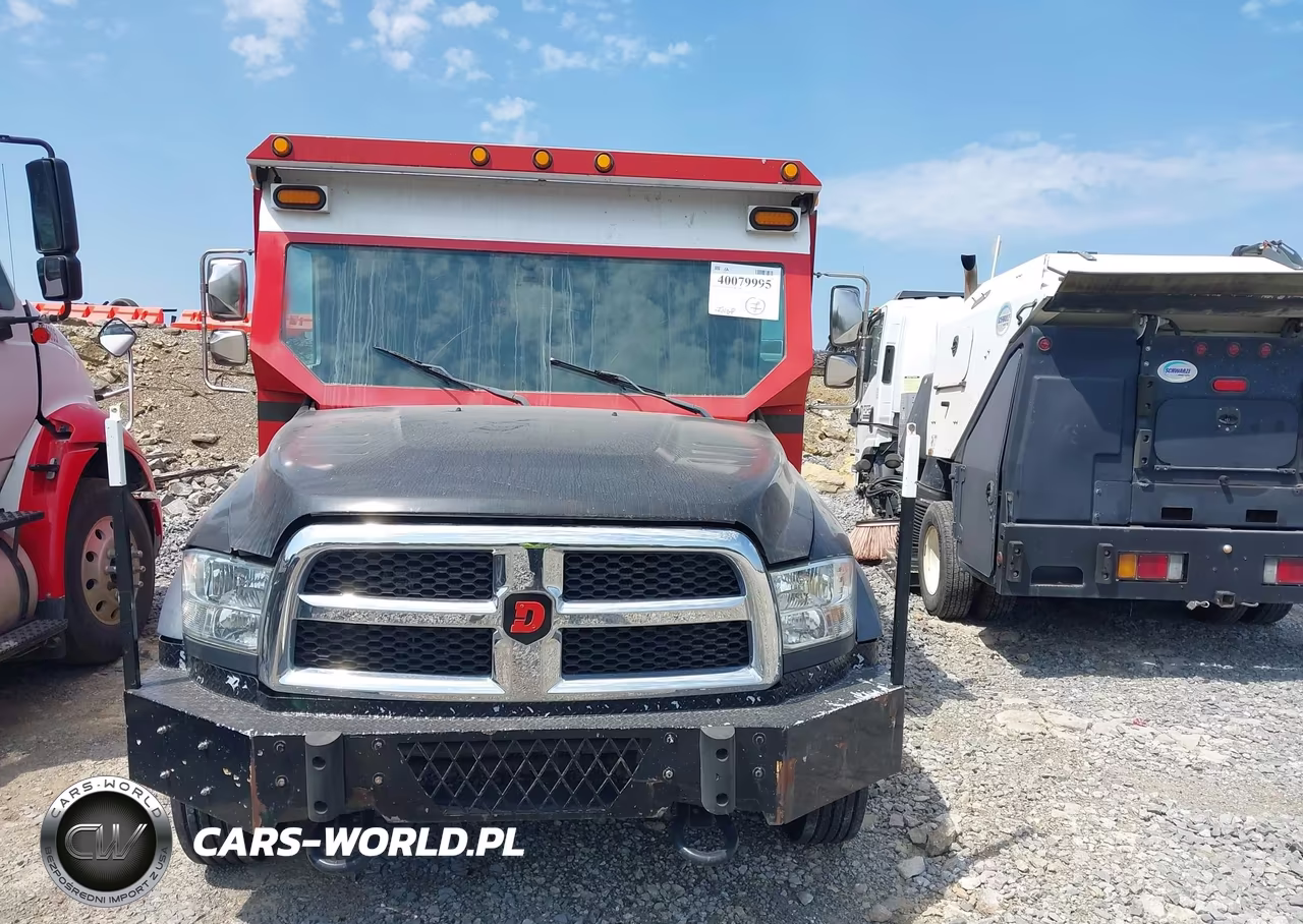 2015 Ram 5500 Chassis Tradesman-Slt VIN:3C7WRMAJXFG706687 - 12