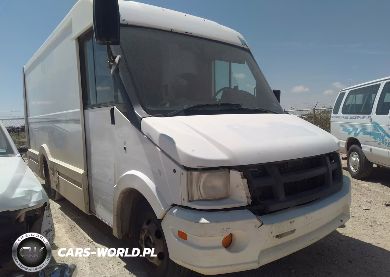 2013 Isuzu Commercial Van