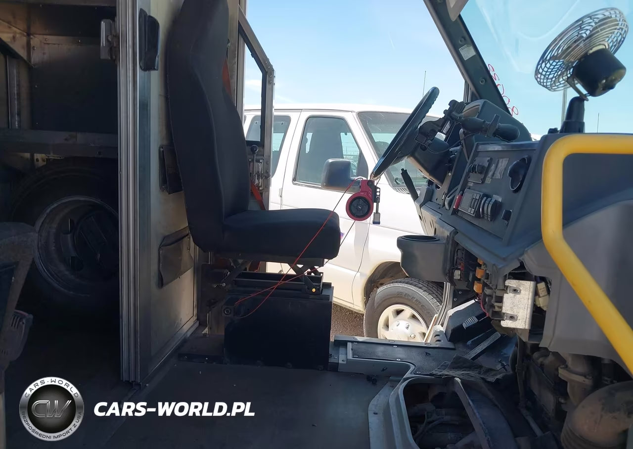 2013 Isuzu Commercial Van VIN:JALB4T17XD7W01406 - 6