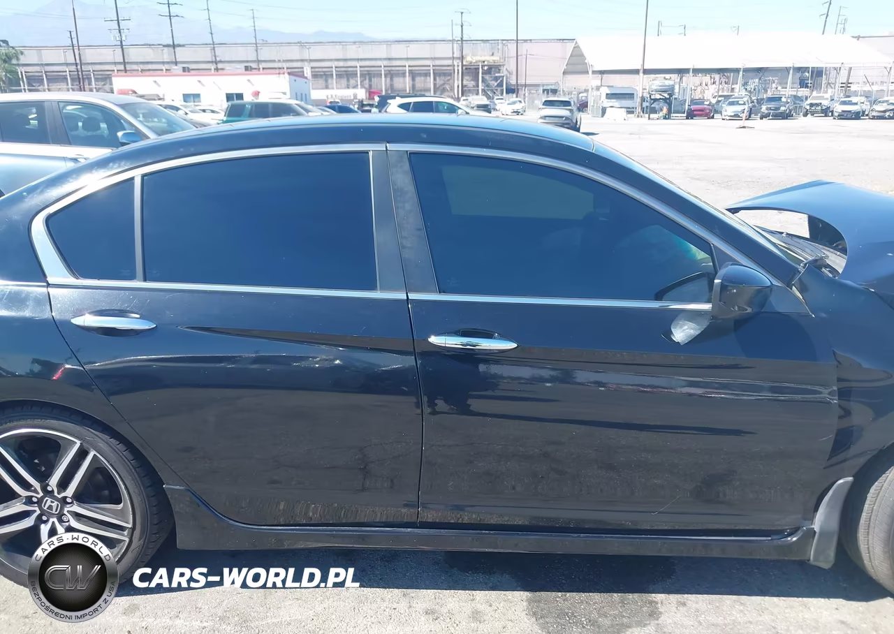 2017 Honda Accord Sport VIN:1HGCR2F54HA039375 - 14