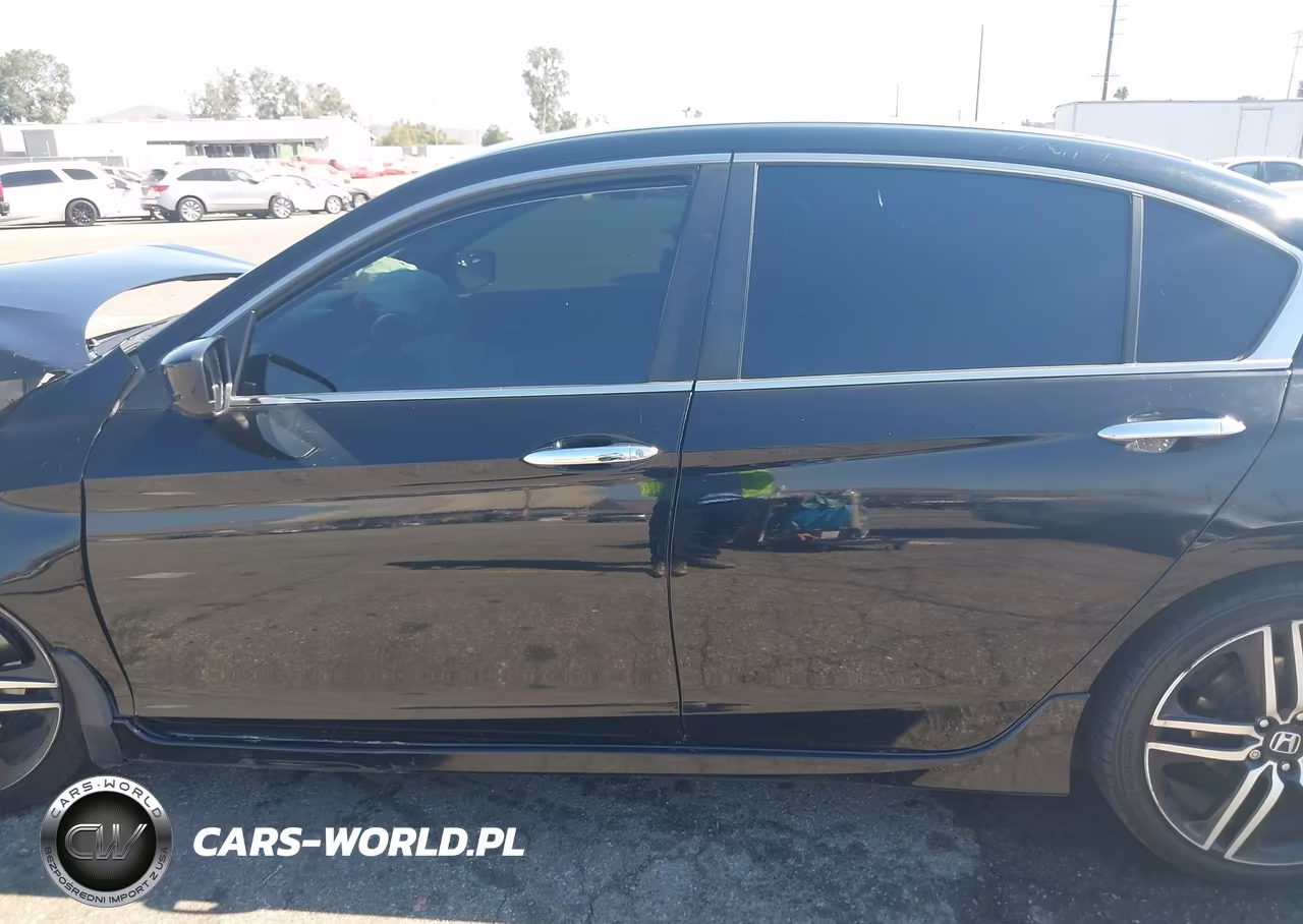 2017 Honda Accord Sport VIN:1HGCR2F54HA039375 - 15