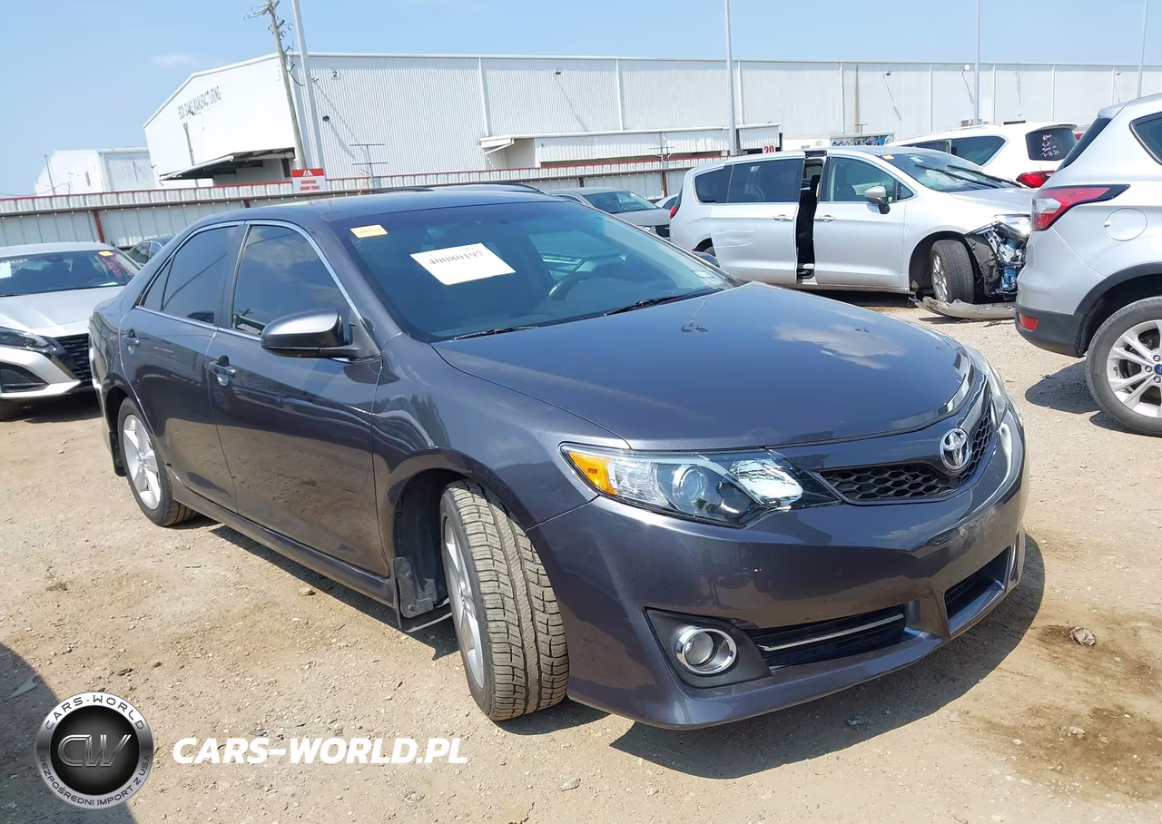 2014 Toyota Camry Se – zdjęcie 1 z 11