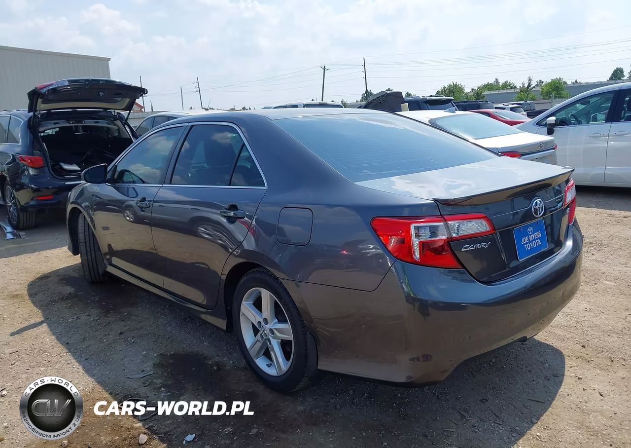 2014 Toyota Camry Se VIN:4T1BF1FK1EU863407 - 3