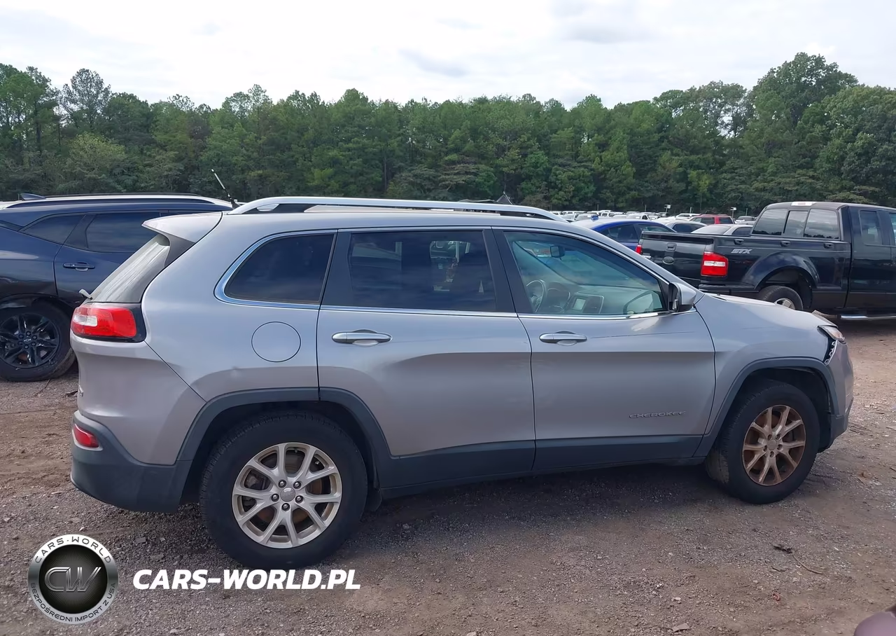 2015 Jeep Cherokee Latitude VIN:1C4PJMCB1FW749153 - 13