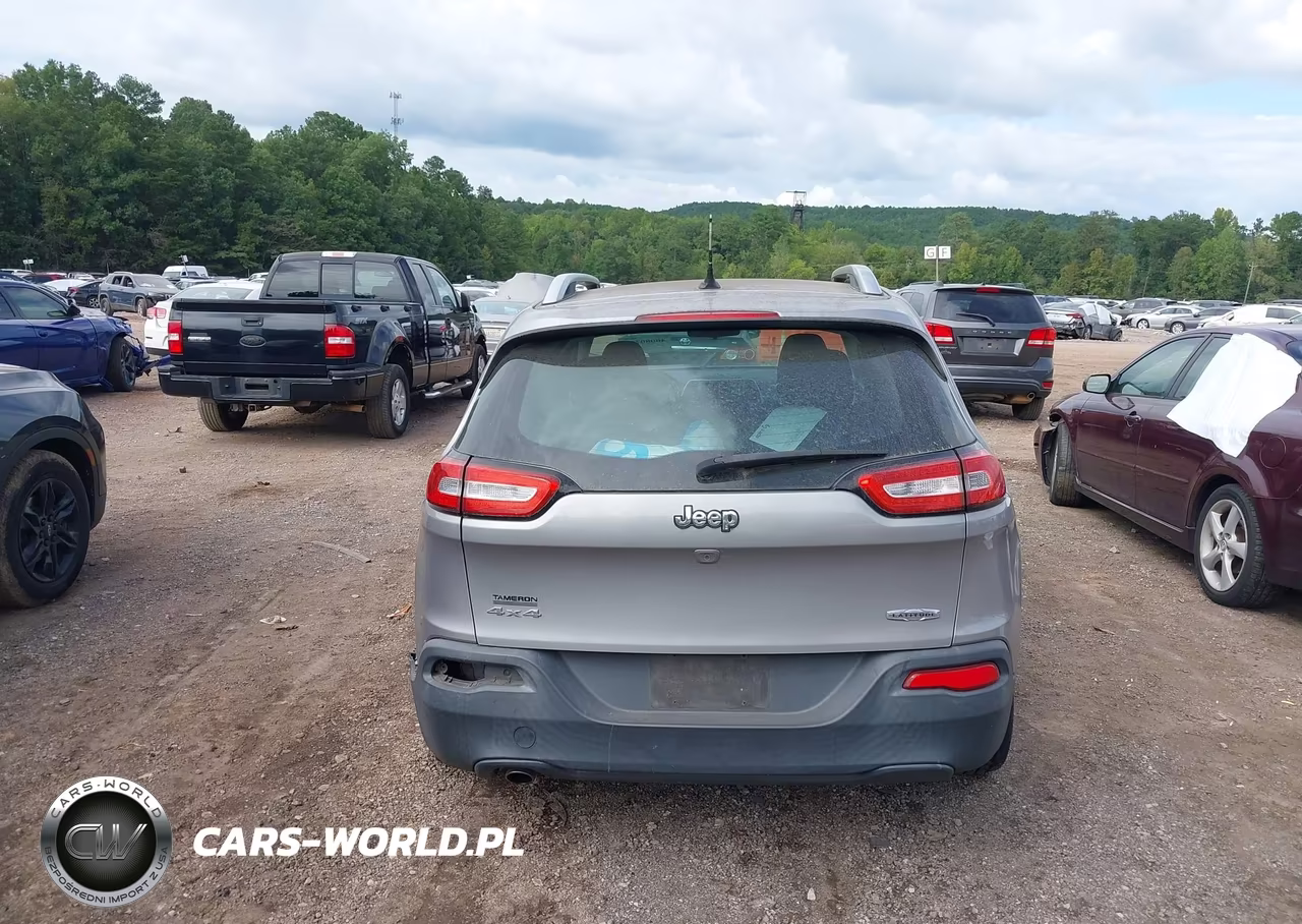 2015 Jeep Cherokee Latitude VIN:1C4PJMCB1FW749153 - 16