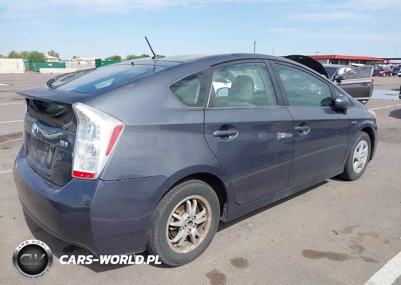 2011 Toyota Prius Two VIN:JTDKN3DU1B1392606 - 4