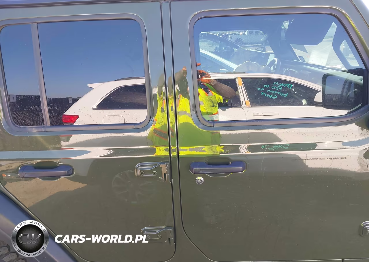 2020 Jeep Wrangler Unlimited Willys 4X4 VIN:1C4HJXDNXLW284396 - 13