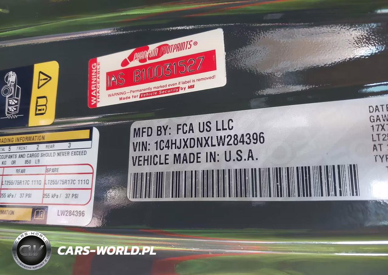 2020 Jeep Wrangler Unlimited Willys 4X4 VIN:1C4HJXDNXLW284396 - 9