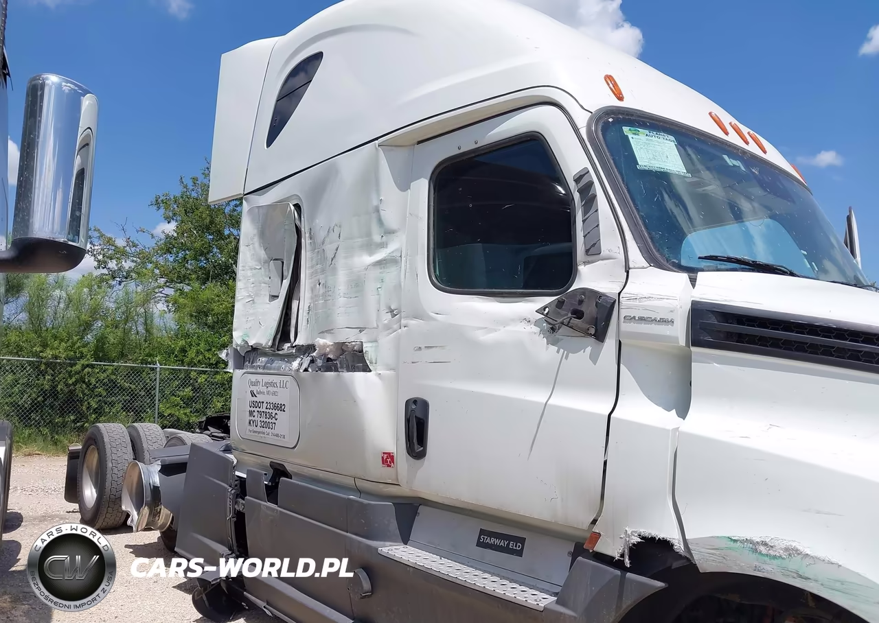 2020 Freightliner New Cascadia 126 VIN:3AKJHHDRXLSLH2302 - 11