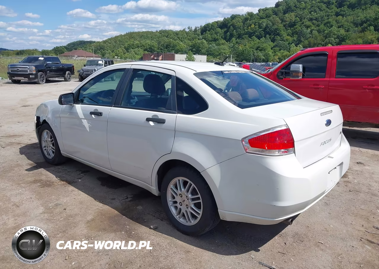 2010 Ford Focus Se VIN:1FAHP3FN2AW258169 - 3