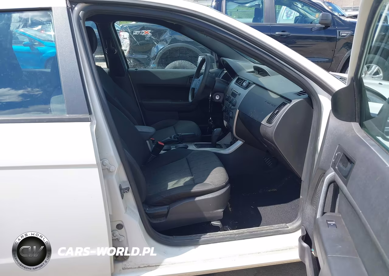 2010 Ford Focus Se VIN:1FAHP3FN2AW258169 - 5