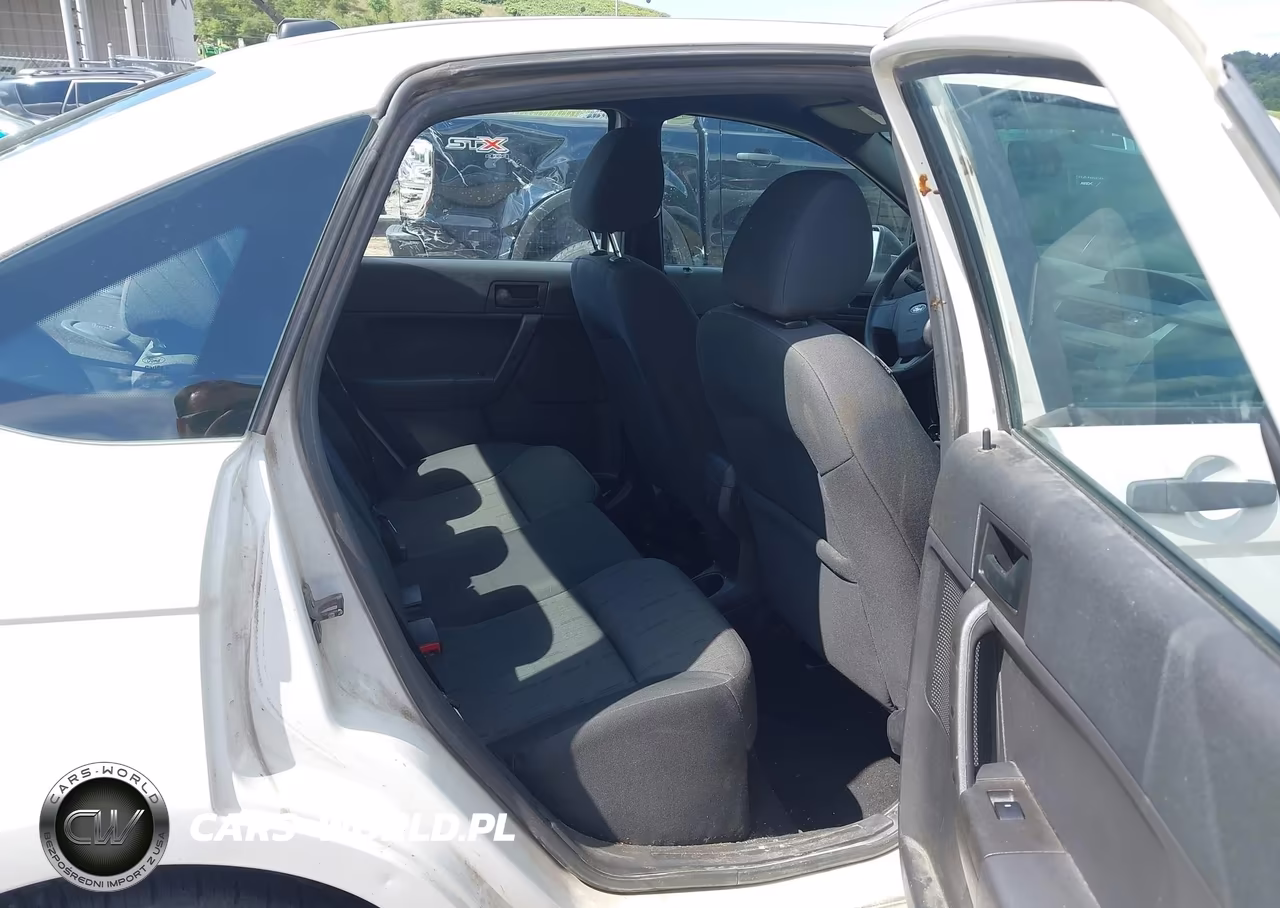 2010 Ford Focus Se VIN:1FAHP3FN2AW258169 - 8