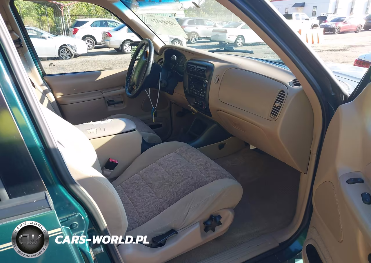 2001 Ford Explorer Xlt VIN:1FMZU83P81ZA73242 - 5