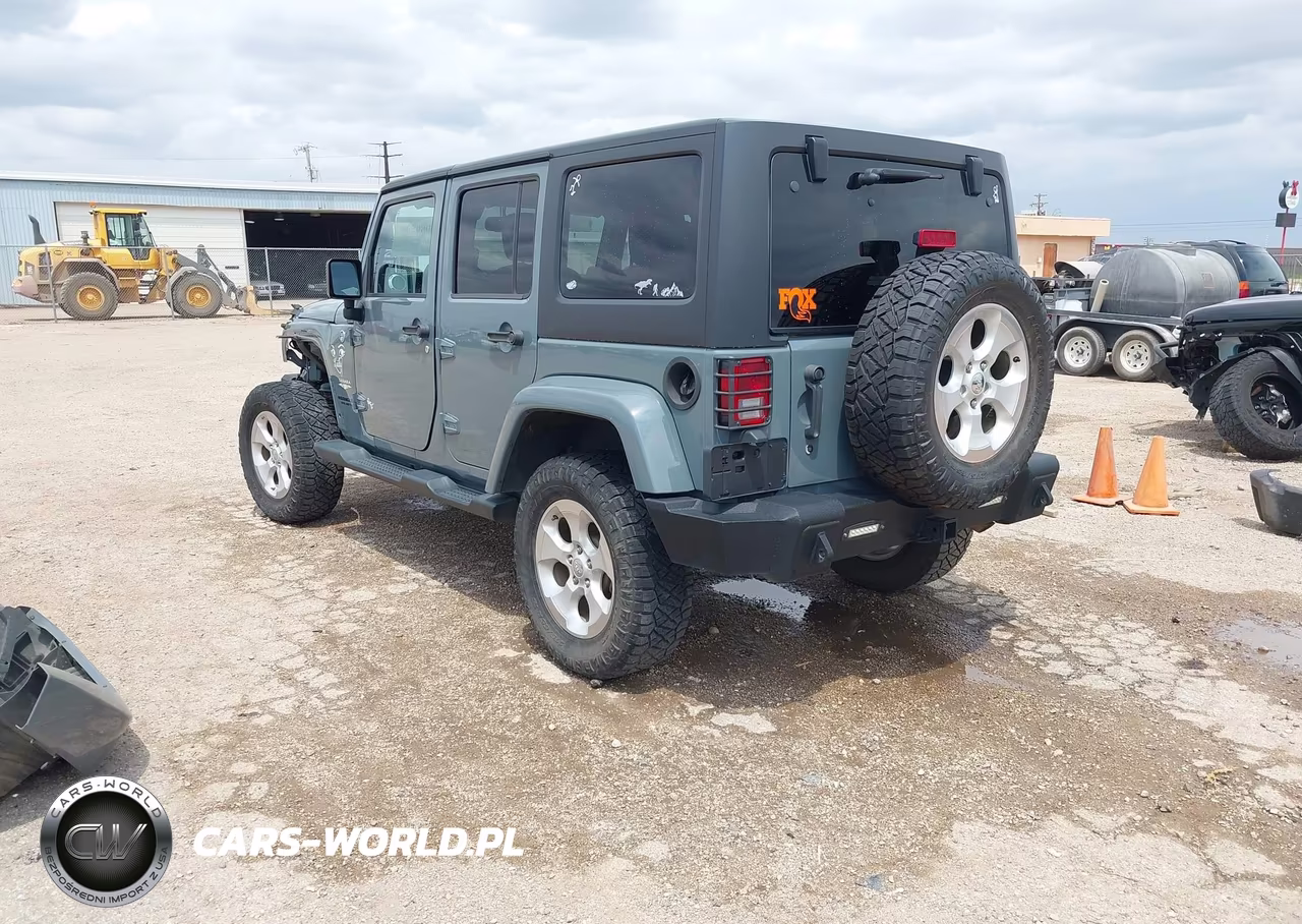 2014 Jeep Wrangler Unlimited Sahara VIN:1C4BJWEG4EL217863 - 3