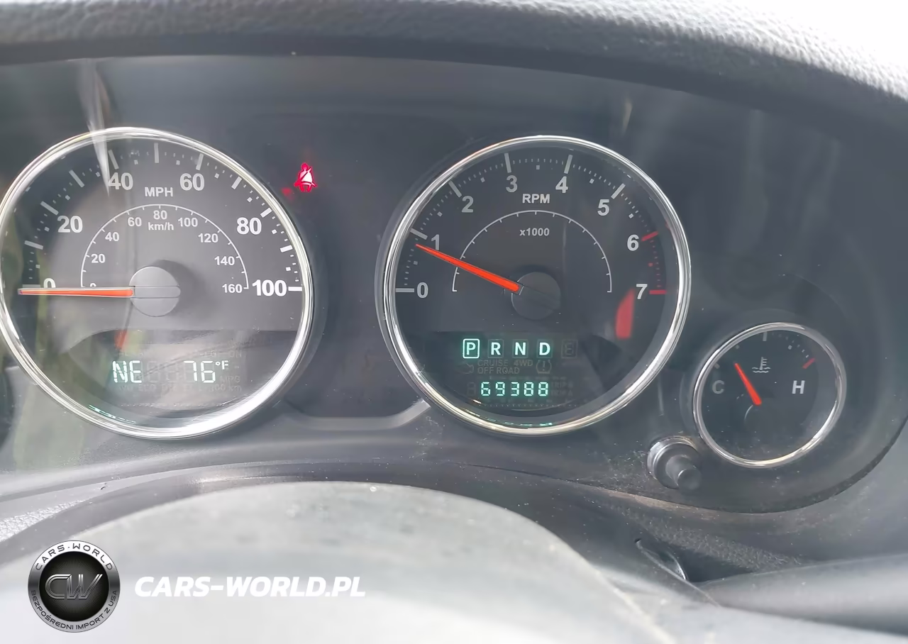 2014 Jeep Wrangler Unlimited Sahara VIN:1C4BJWEG4EL217863 - 7