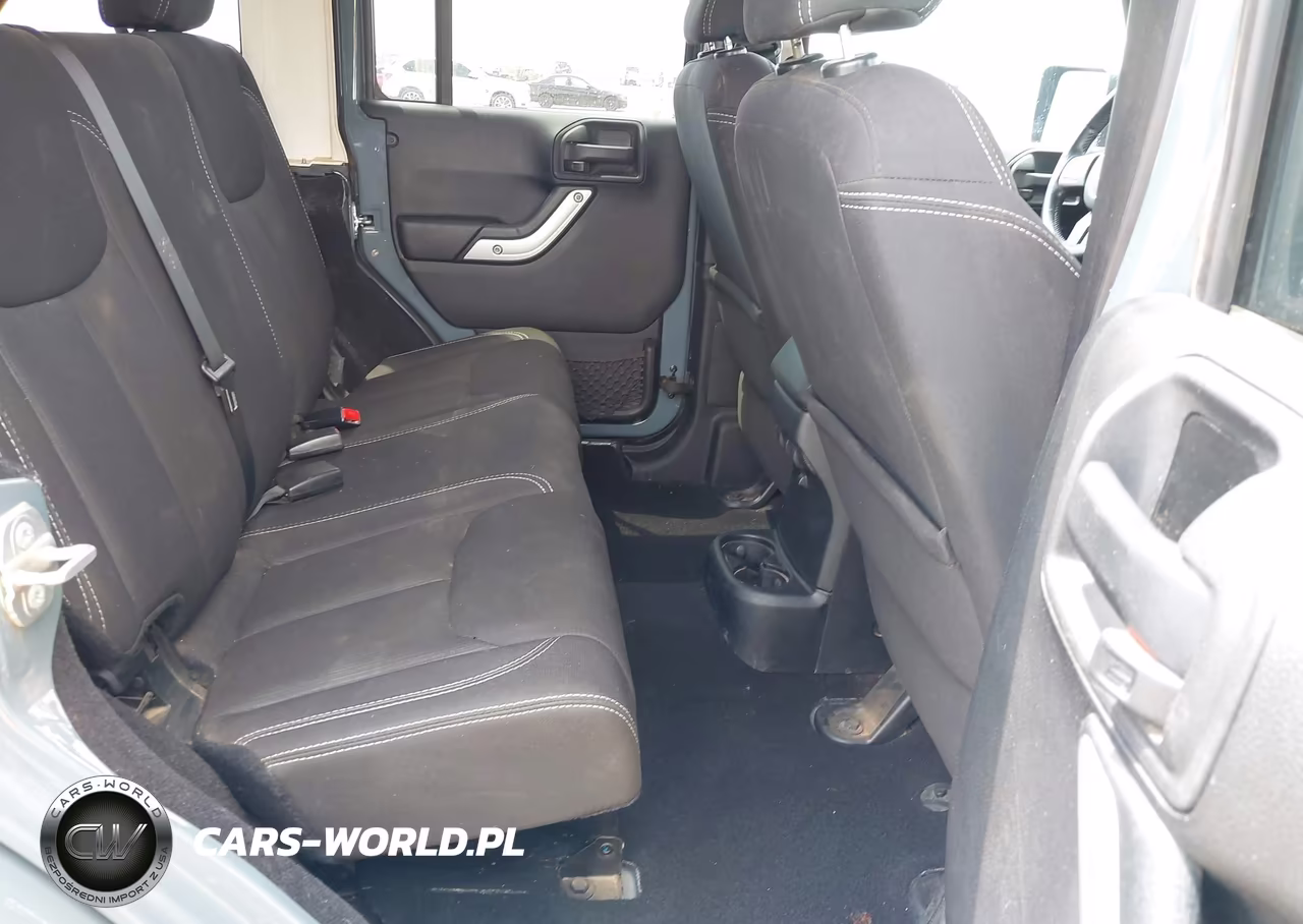 2014 Jeep Wrangler Unlimited Sahara VIN:1C4BJWEG4EL217863 - 8