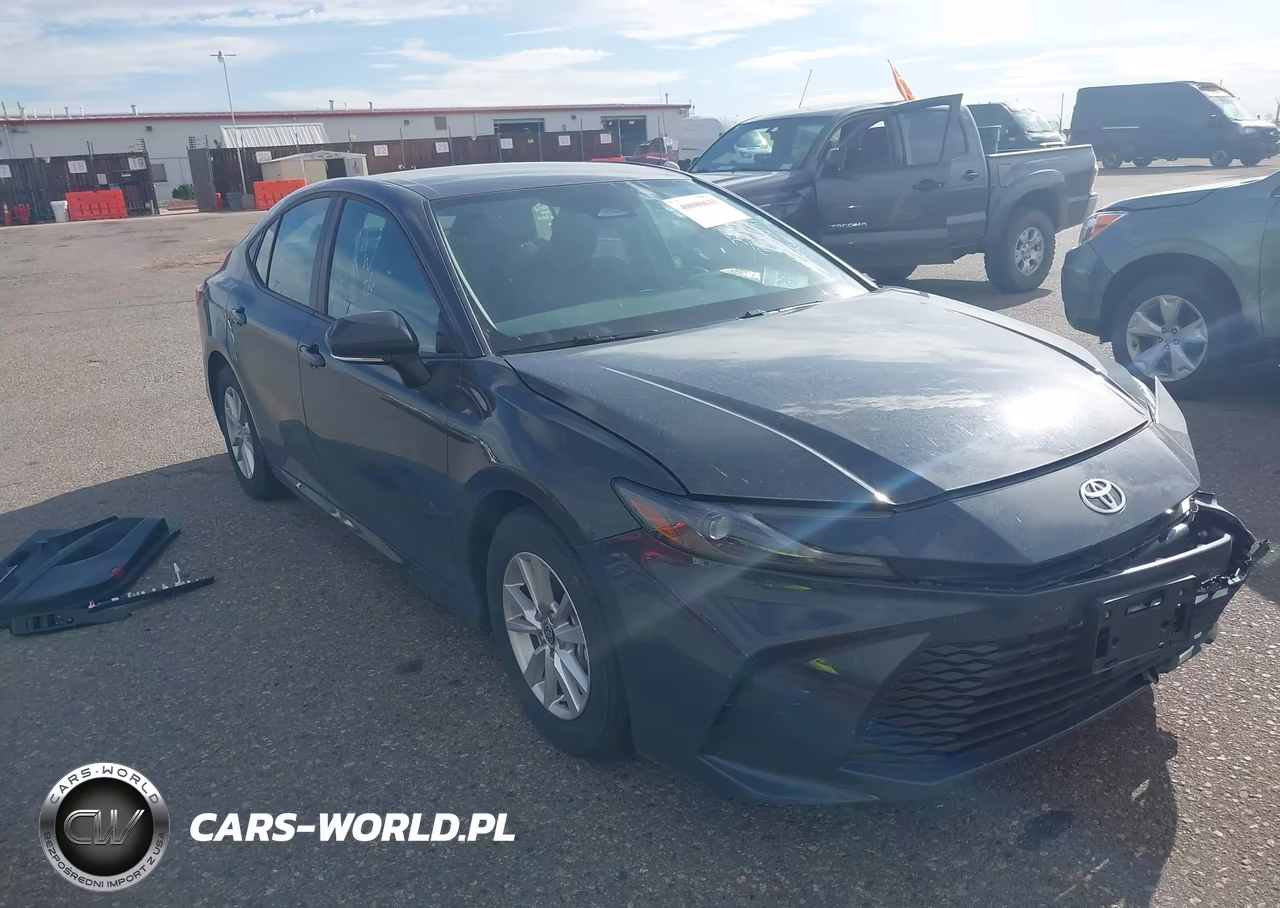 2025 Toyota Camry Le – zdjęcie 1 z 17
