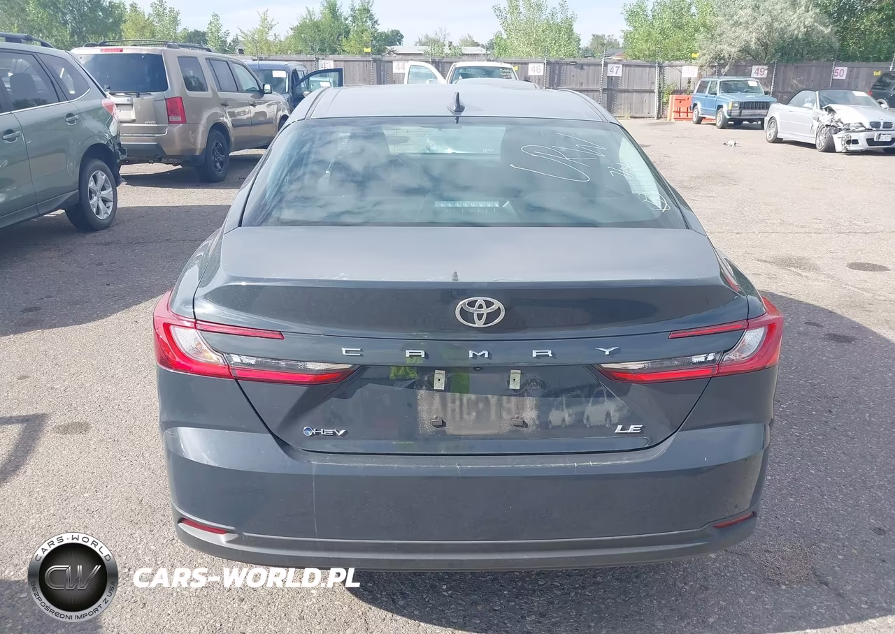 2025 Toyota Camry Le VIN:4T1DAACK5SU501880 - 17