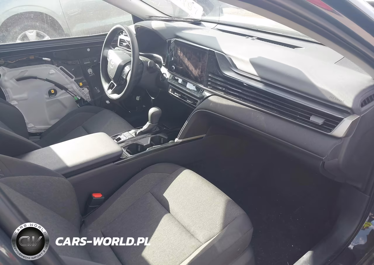 2025 Toyota Camry Le VIN:4T1DAACK5SU501880 - 5