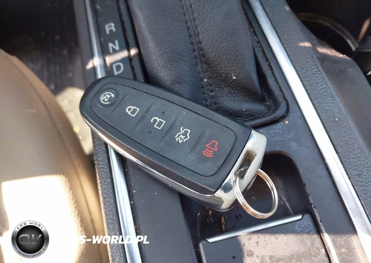2018 Ford Escape Titanium VIN:1FMCU9J9XJUA27280 - 11